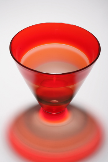 Cherry Apricot Tea - Fresh and complementary color schemed vessels featuring double incalmo (three blown glass elements are fused).

Colors
Cherry, Apricot