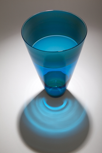 Shades of Blue - Fresh and complementary color schemed vessels featuring double incalmo (three blown glass elements are fused).

Colors
Aquamarine &
