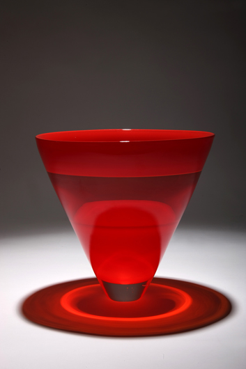 Shades of Red - Fresh and complementary color schemed vessels featuring double incalmo (three blown glass elements are fused).

Colors
Cherry Red