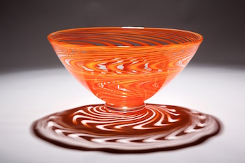 Orange Swirly Bowl - A colorful bowl featuring a swirly motif made using filigrana and incalmo techniques.

Colors
'Lemon-Yellow' & 'Transparent-Orange' 

Dimensions
(in