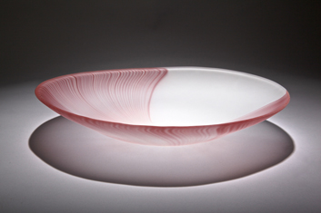 Tupa Platter - This glass platter from the Kaimoana series with its detailed filigrana work is inspired by te